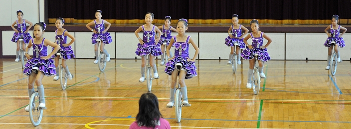 2010年10月23日　町田第二小学校イベント（演技披露･一輪車体験教室）